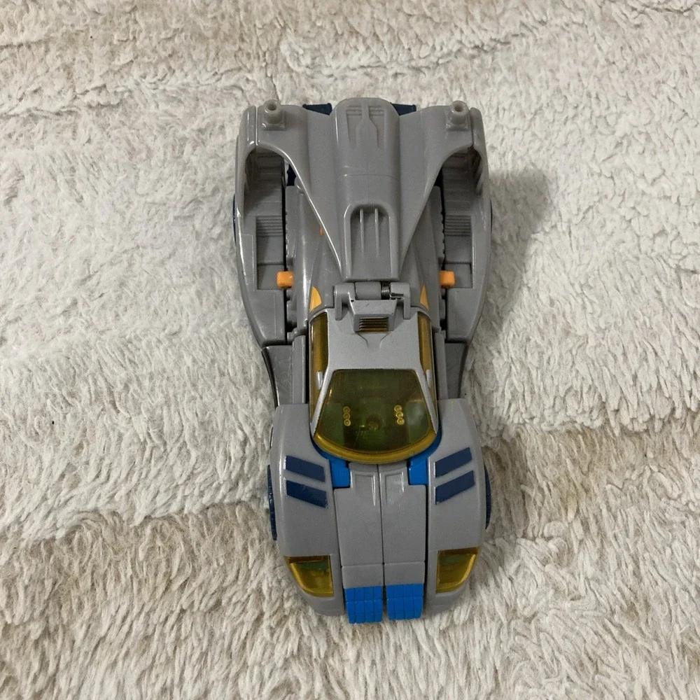 Hasbro Transformers Armada Blurr (No Accessories) &‎ a Posed Bumblebee